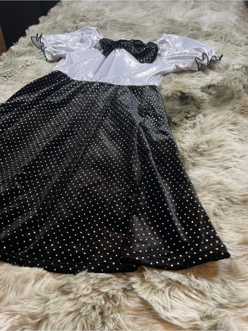 Dreamgirl Black and White Polka Dot Kids Dress with Bow & Puff Sleeves. Size 10